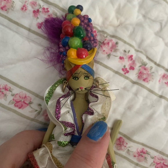 Westland Giftware Catwalk Caribbean Cat Figurine - Picture 4 of 7